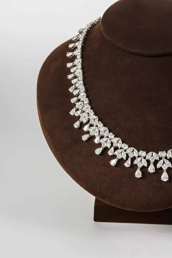 Buy Elegant 46 Carat Diamonds Necklace