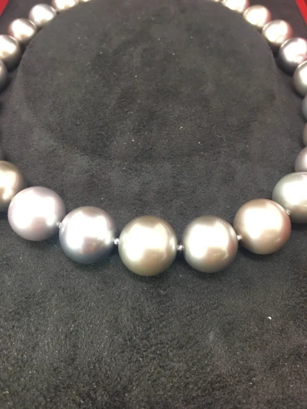 Cartier Tahitian Greyish-Purple Pearl Diamond Clasp Necklace