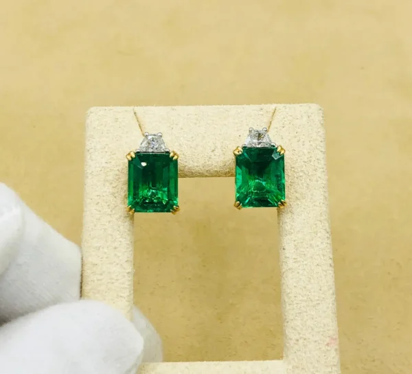 Emilio Jewellery Certified 9.65 Carat Genuine Emerald Diamond Platinum Earrings