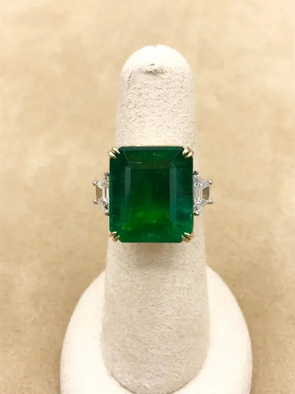 Emilio Jewellery Certified Vivid Green 17.08 Carat Emerald Diamond Ring