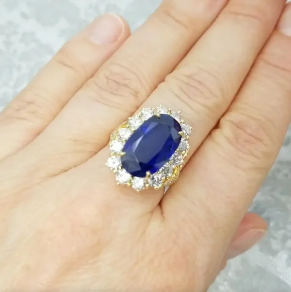No Enhancement Burmese 12.01 carat Sapphire Diamond Ring Van Cleef & Arpels