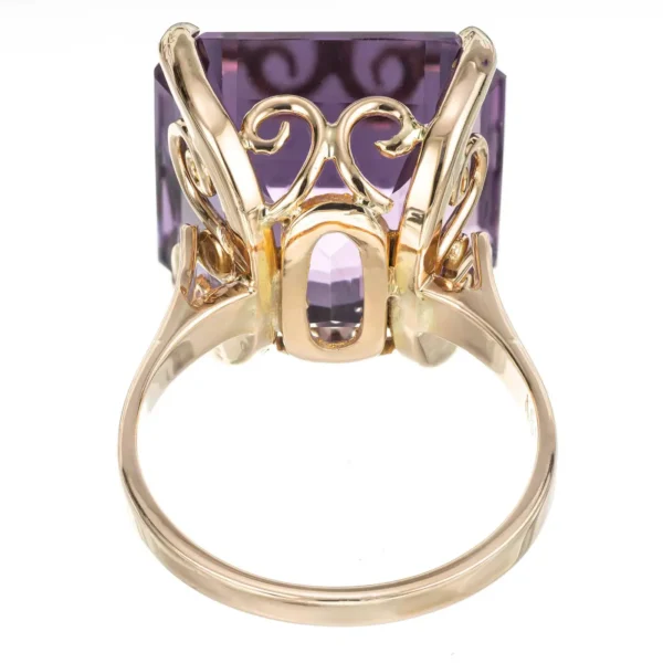 Square Purple Amethyst Gold Cocktail Ring 17.00 Carat
